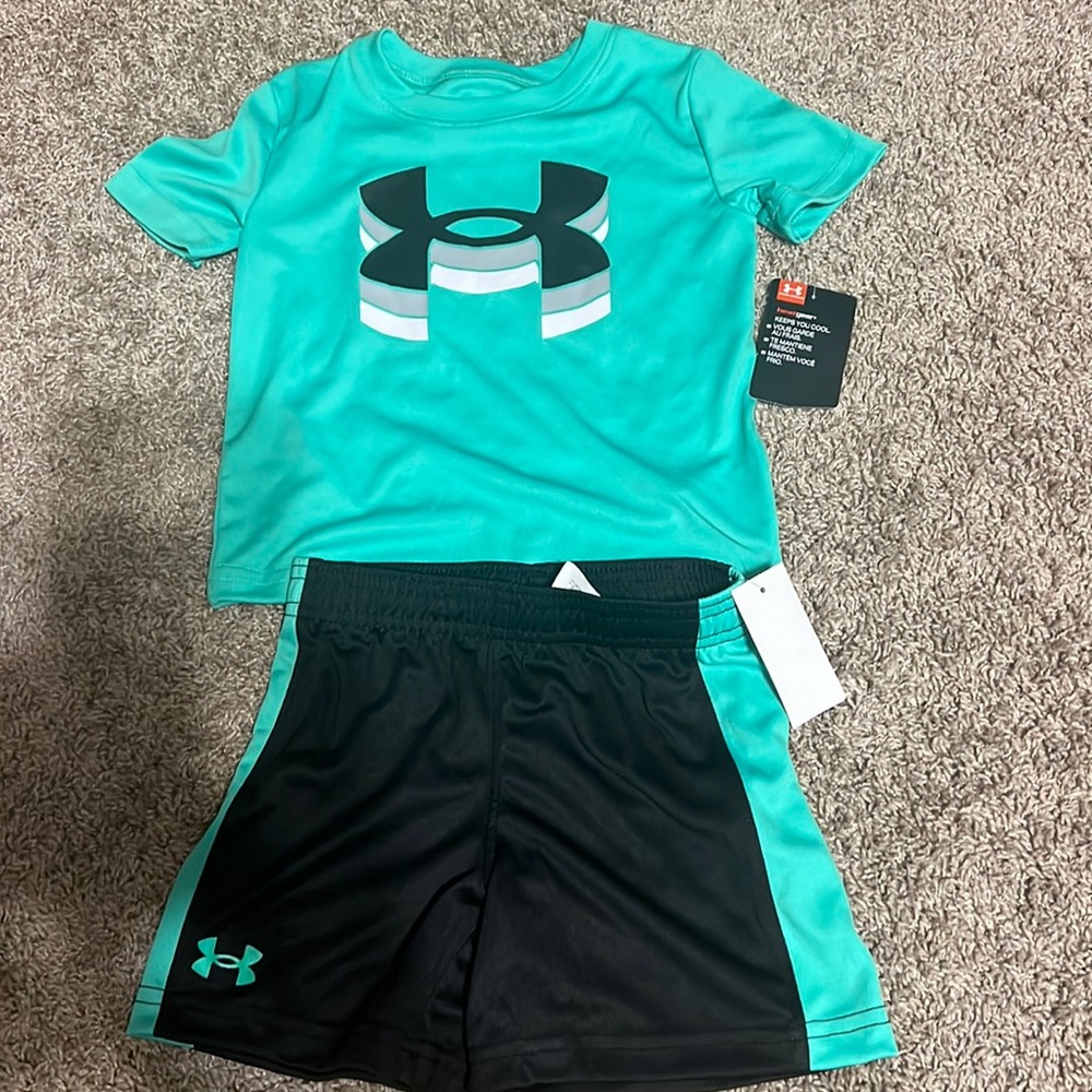 NWT under armour 2t short set